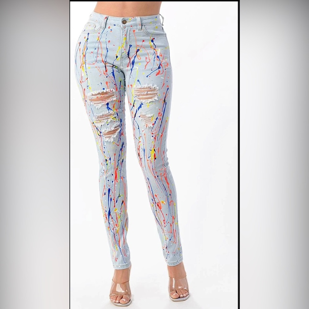 Light Blue Paint Print Skinny Jeans. NWT❤️✈️🏖️